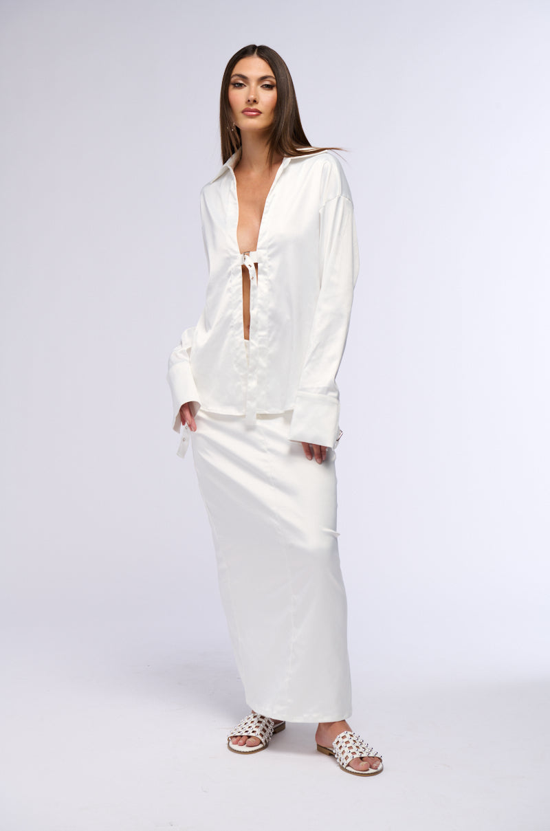 BELLISSIMA SATIN FINISH COLLARED BLOUSE IN WHITE